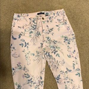 Floral jeans size 8💛